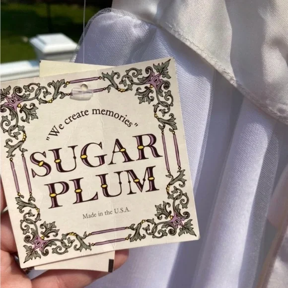 Beautiful White Dress - Size 6X - Picture 4 of 6